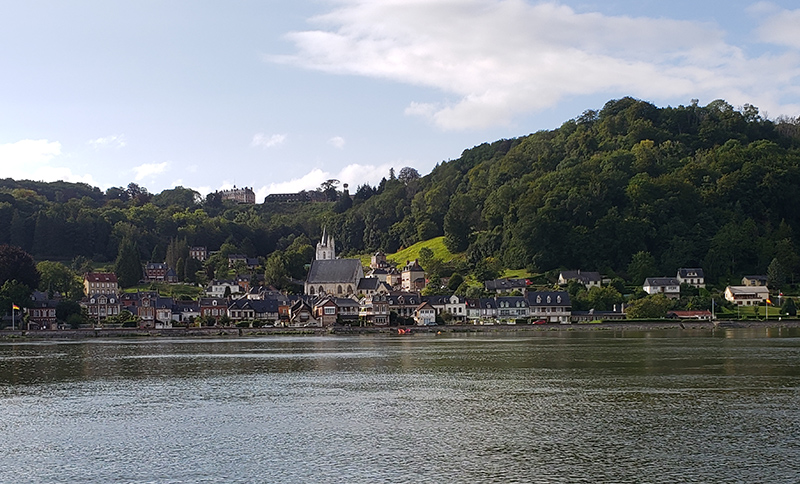 Villequier, vue de la rive gauche